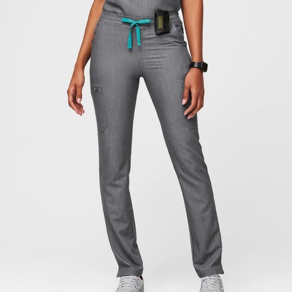 Figs Pants - Figs Women’s Yola Skinny Scrub Pants, Graphite, Large/ Petite
